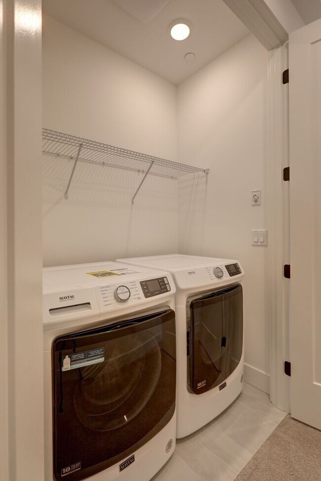 13840 NE 123rd Wy in Redmond, WA - Building Photo - Building Photo