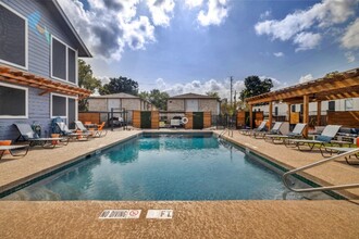 Summit at Hyde Park in Austin, TX - Foto de edificio - Building Photo