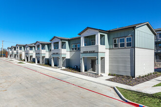 Sherman Park Village in Sherman, TX - Foto de edificio - Building Photo