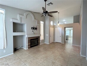 7621 Prairie Corners Dr in Las Vegas, NV - Building Photo - Building Photo