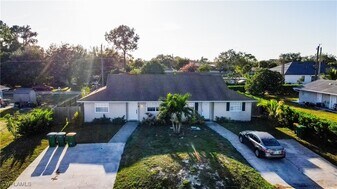 2591 47th Terrace SW in Naples, FL - Building Photo