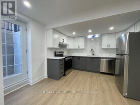 10 Stanton Ave in Vaughan, ON - Building Photo