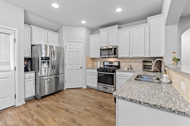 235 Limerick Rd in Buda, TX - Building Photo - Building Photo