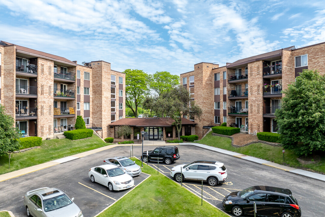 Hunt Clulb on the Lake in Mount Prospect, IL - Foto de edificio