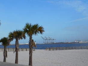 1106 32nd Ave in Gulfport, MS - Foto de edificio - Building Photo