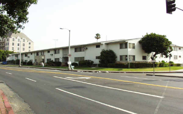 304-308 North Rossmore Avenue in Los Angeles, CA - Foto de edificio