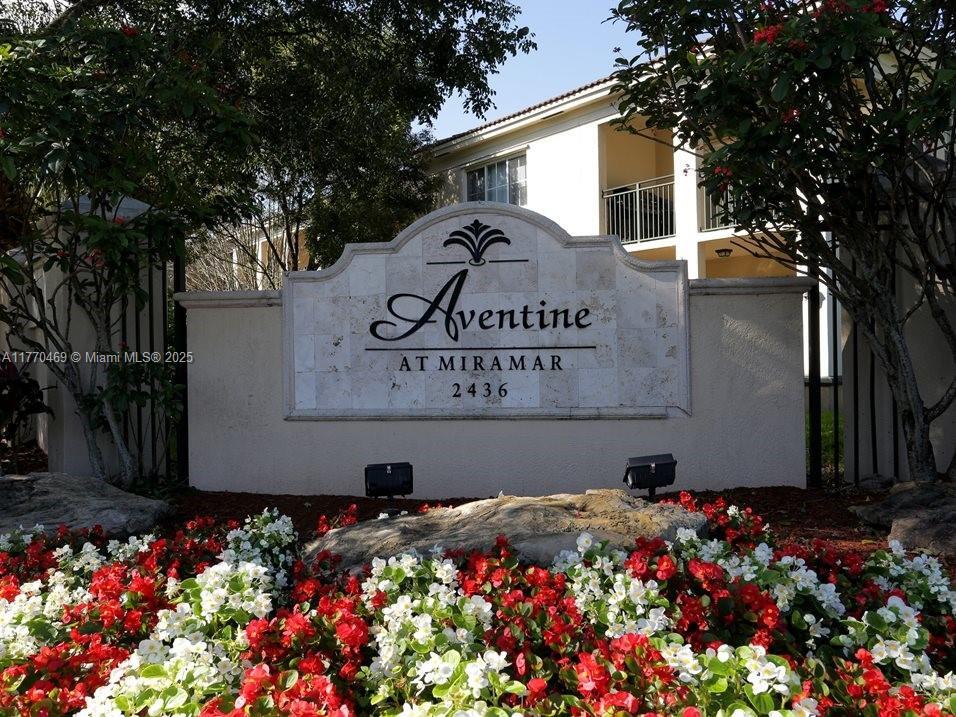 2457 Centergate Dr in Miramar, FL - Building Photo
