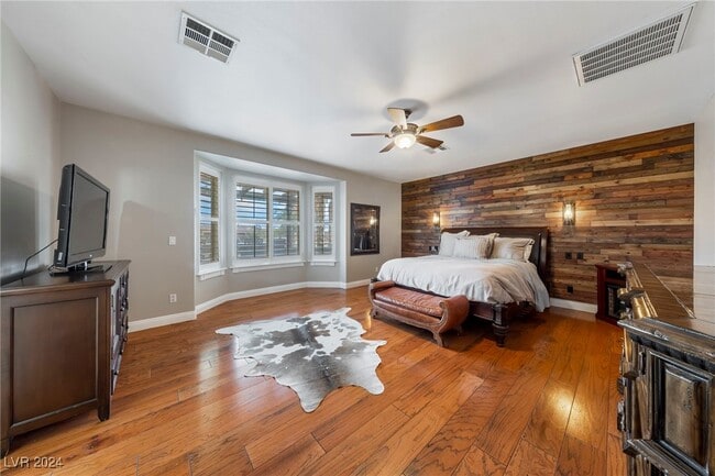 property at 200 W Desert Rose Dr