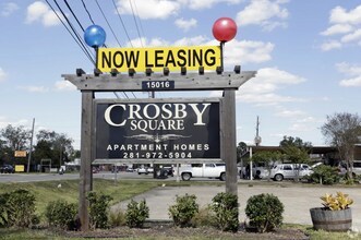 15016 FM 2100 in Crosby, TX - Foto de edificio - Building Photo