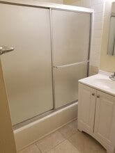 1099 Roewill Dr in San Jose, CA - Foto de edificio - Building Photo