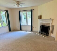 11 Essex Ct in Avon, CT - Building Photo - Building Photo