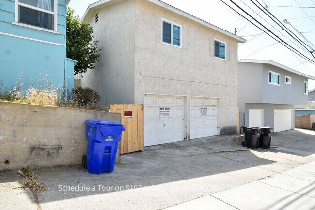 1870-1870 Ebers St in San Diego, CA - Building Photo - Building Photo