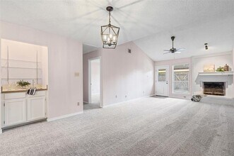 3504 Smith Barry Rd in Pantego, TX - Building Photo - Building Photo