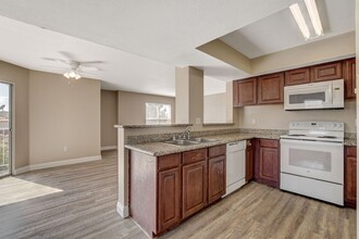 6800 E Lake Mead Blvd in Las Vegas, NV - Building Photo - Building Photo
