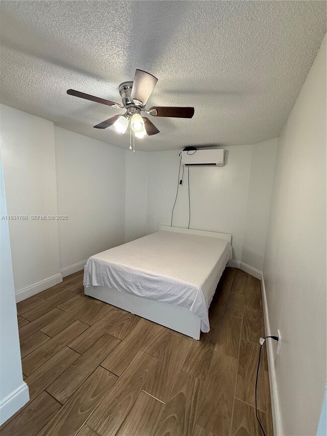 2041 NW 35th St in Fort Lauderdale, FL - Building Photo - Building Photo