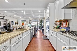 21 Hamilton Dr in Cranbury, NJ - Building Photo - Building Photo