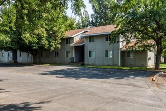 307 20th St in Enterprise, OR - Building Photo - Building Photo