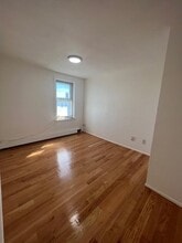 236 Lexington St, Unit #3 in Boston, MA - Building Photo - Building Photo