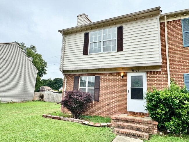 property at 722 Huntly Dr