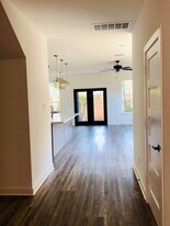 5813 England St, Unit #A in Houston, TX - Building Photo