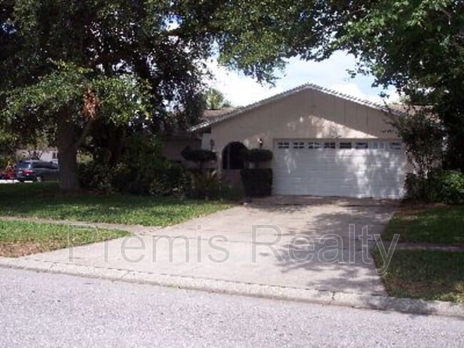 2381 Timbercrest Cir W in Clearwater, FL - Building Photo - Building Photo