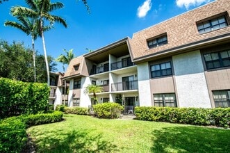 Legacy at the Palms in Miami, FL - Building Photo - Building Photo