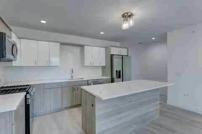 8110 Lincoln Ave in Skokie, IL - Building Photo - Building Photo