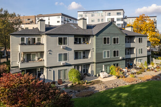 Heron Pointe Apartments in Portland, OR - Building Photo - Primary Photo