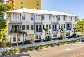 Tuxedo Townhomes in St. Petersburg, FL - Building Photo - Primary Photo