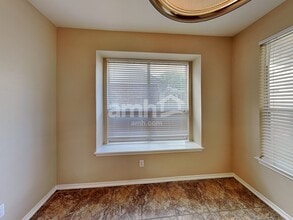 5823 Grayson Cv in San Antonio, TX - Building Photo - Building Photo