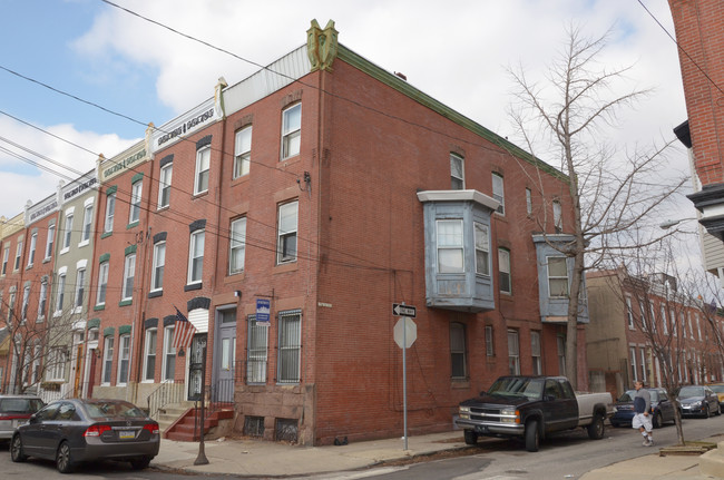 2317 Parrish St in Philadelphia, PA - Foto de edificio - Building Photo