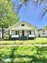807 W College St in Carbondale, IL - Building Photo - Building Photo