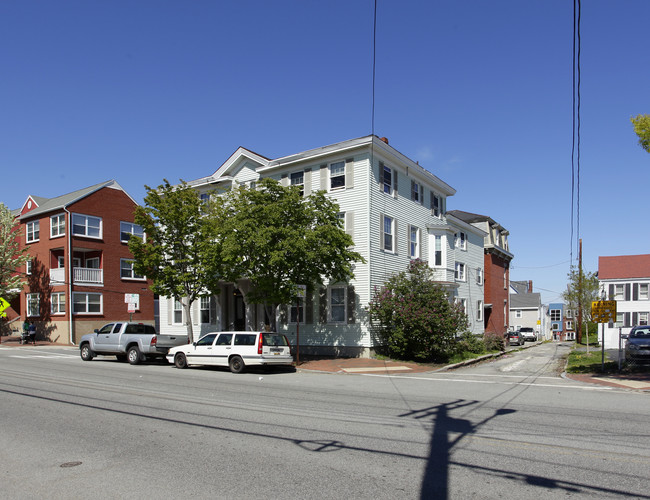 251 Cumberland Ave in Portland, ME - Foto de edificio - Building Photo