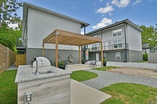 Ingleside Gardens in Baton Rouge, LA - Building Photo