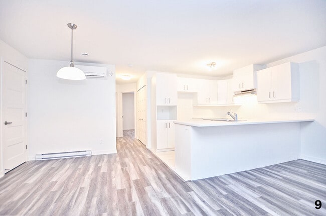 property at 1623 Av. de la Gare