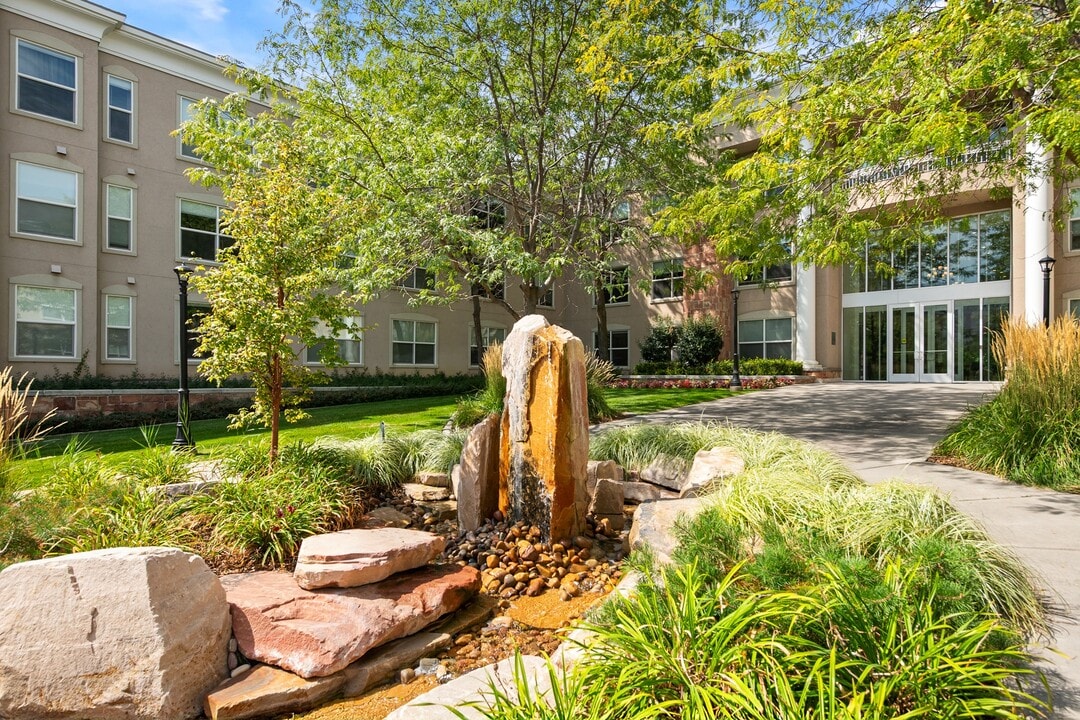 Colonial Court Apartments in Ogden, UT - Building Photo