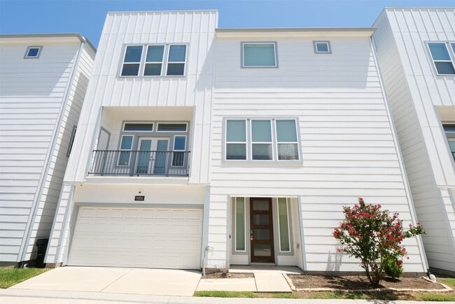 property at 9004 Lonestar Creekbend Ln