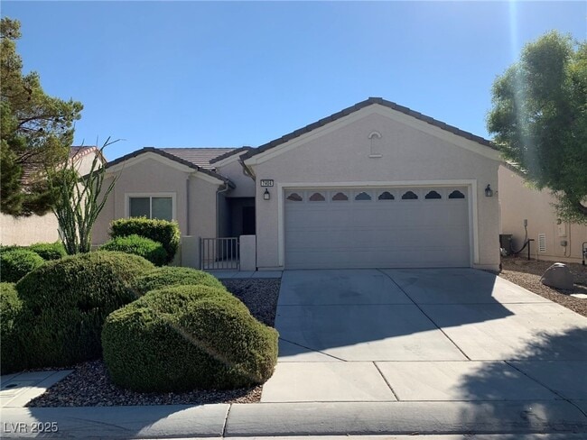 7404 Petrel St in North Las Vegas, NV - Building Photo - Building Photo