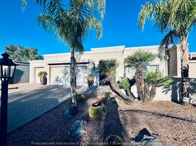 8135 N Casas Way in Tucson, AZ - Building Photo