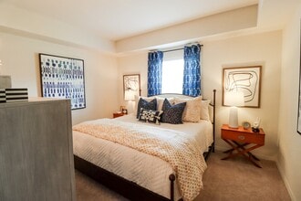 The Crest at Naples in Naples, FL - Building Photo - Building Photo