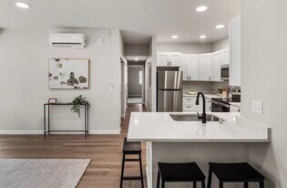 6400 Pacific Ave, Unit 101 in Tacoma, WA - Building Photo