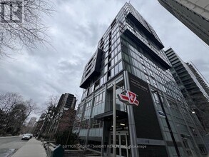 17 Dundonald St in Toronto, ON - Building Photo - Building Photo