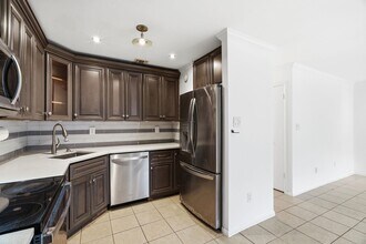 41 Coriander Way in Englewood, NJ - Building Photo - Building Photo