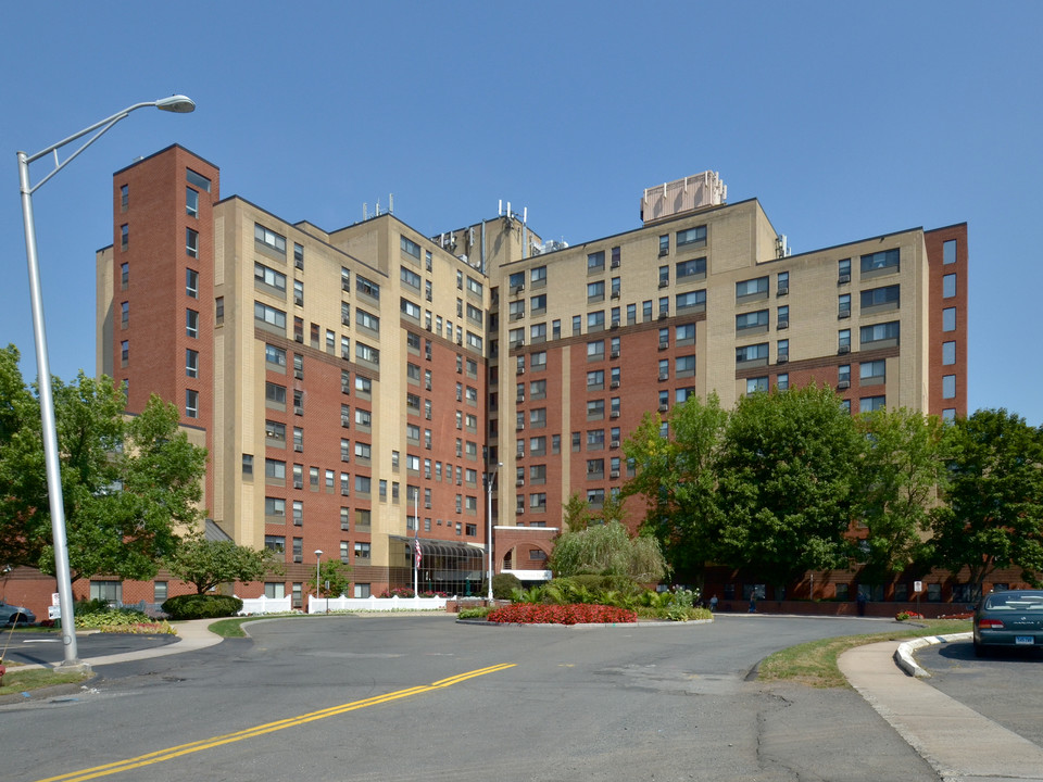 Executive Square in Wethersfield, CT - Building Photo