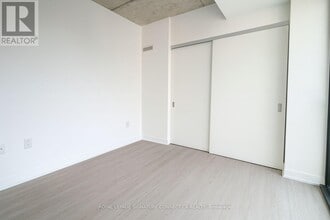195 McCaul St in Toronto, ON - Building Photo - Building Photo