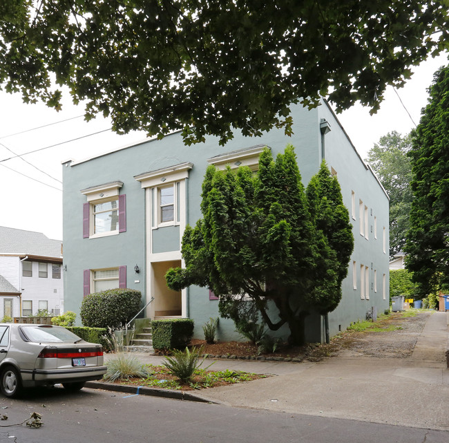 1315 SE 28th Ave in Portland, OR - Foto de edificio - Building Photo