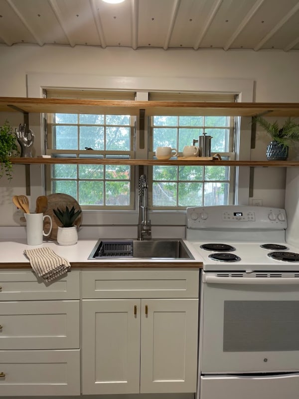 410 W Maple St in Johnson City, TN - Foto de edificio - Building Photo