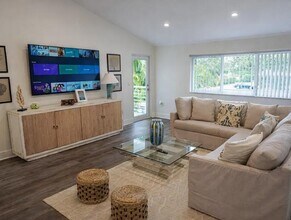 902 Palm Ave in Boca Raton, FL - Building Photo - Building Photo