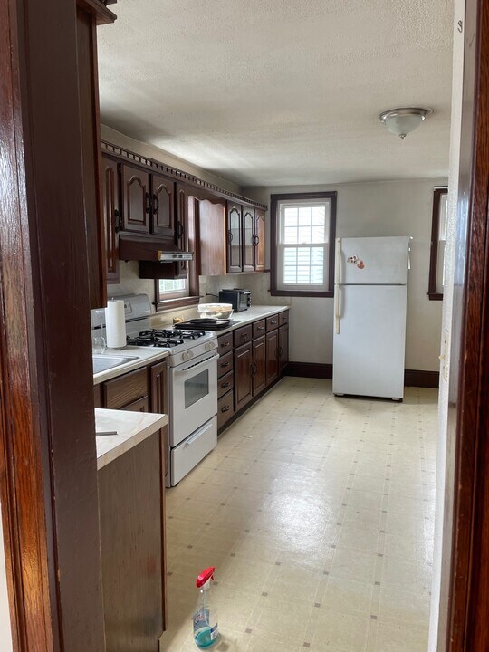 38 Surrey St, Unit 2 in Boston, MA - Building Photo