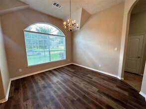 2047 Lulach Ln in Conroe, TX - Building Photo - Building Photo